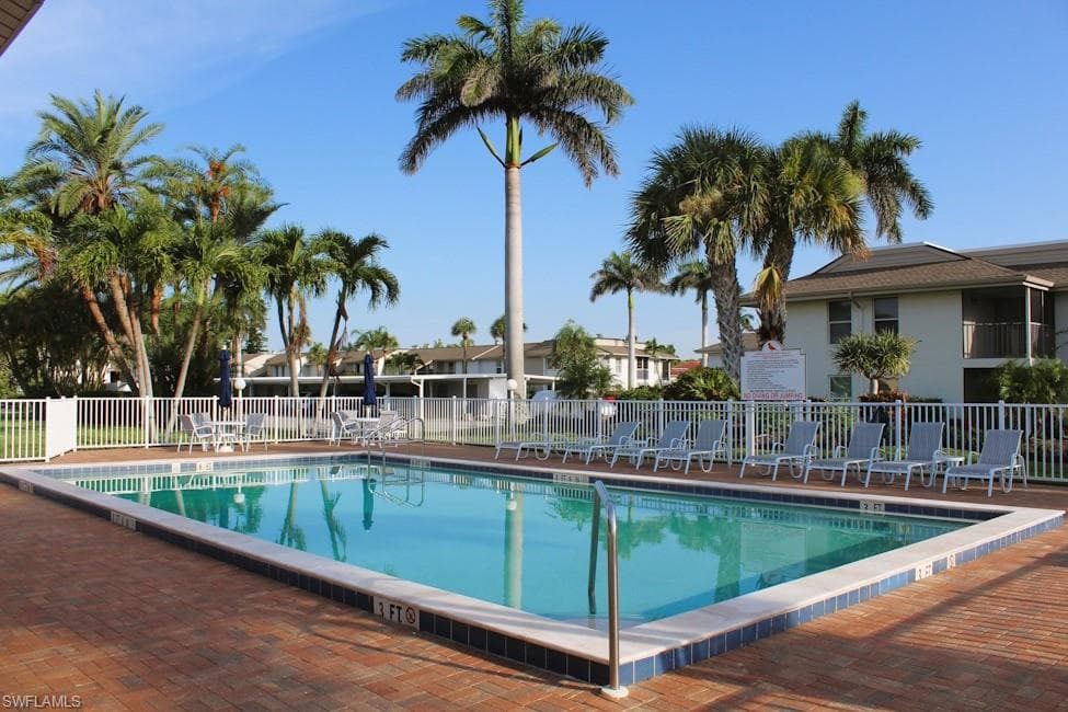 5441 Peppertree DR # 6, FORT MYERS FL 33908-37