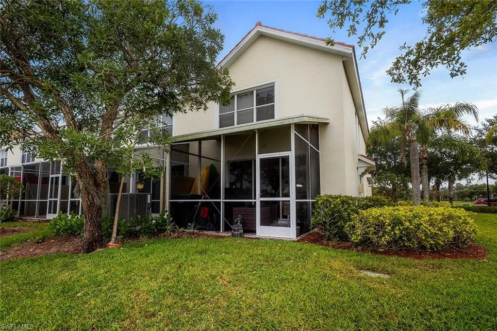 1064 Hampton CIR, NAPLES FL 34105-27