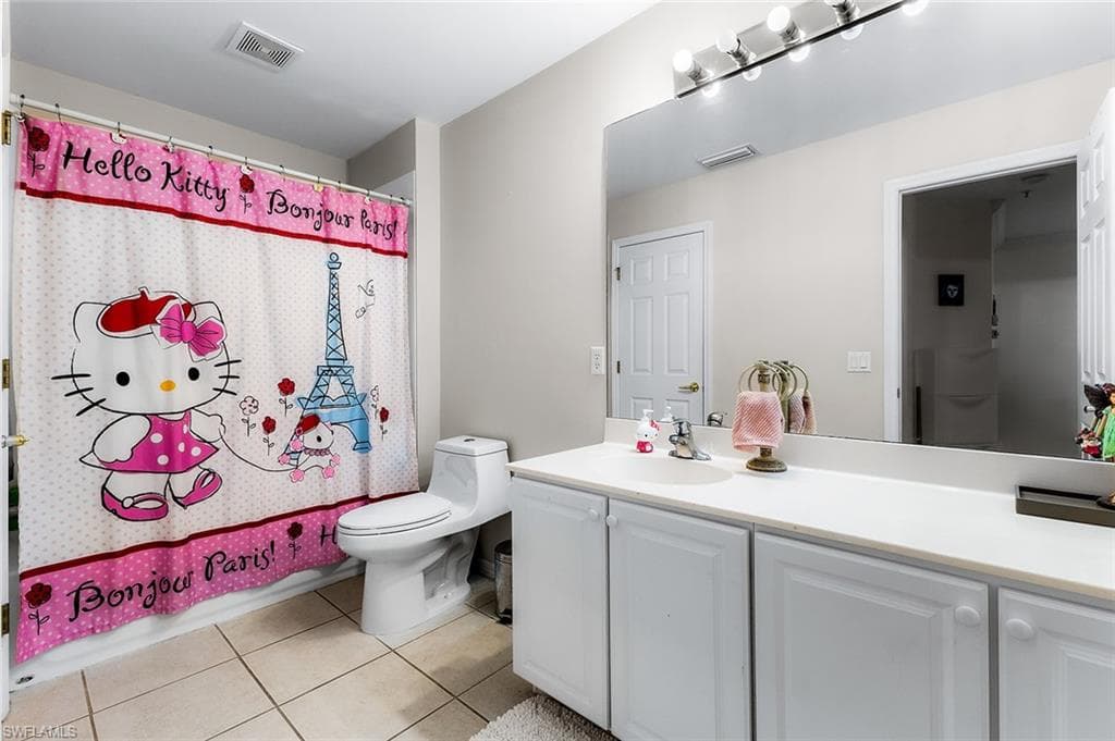 1064 Hampton CIR, NAPLES FL 34105-23