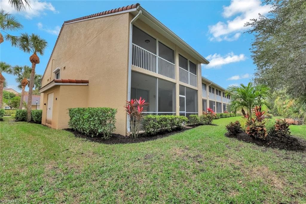 2360 Hidden Lake CT # 8410, NAPLES FL 34112-24