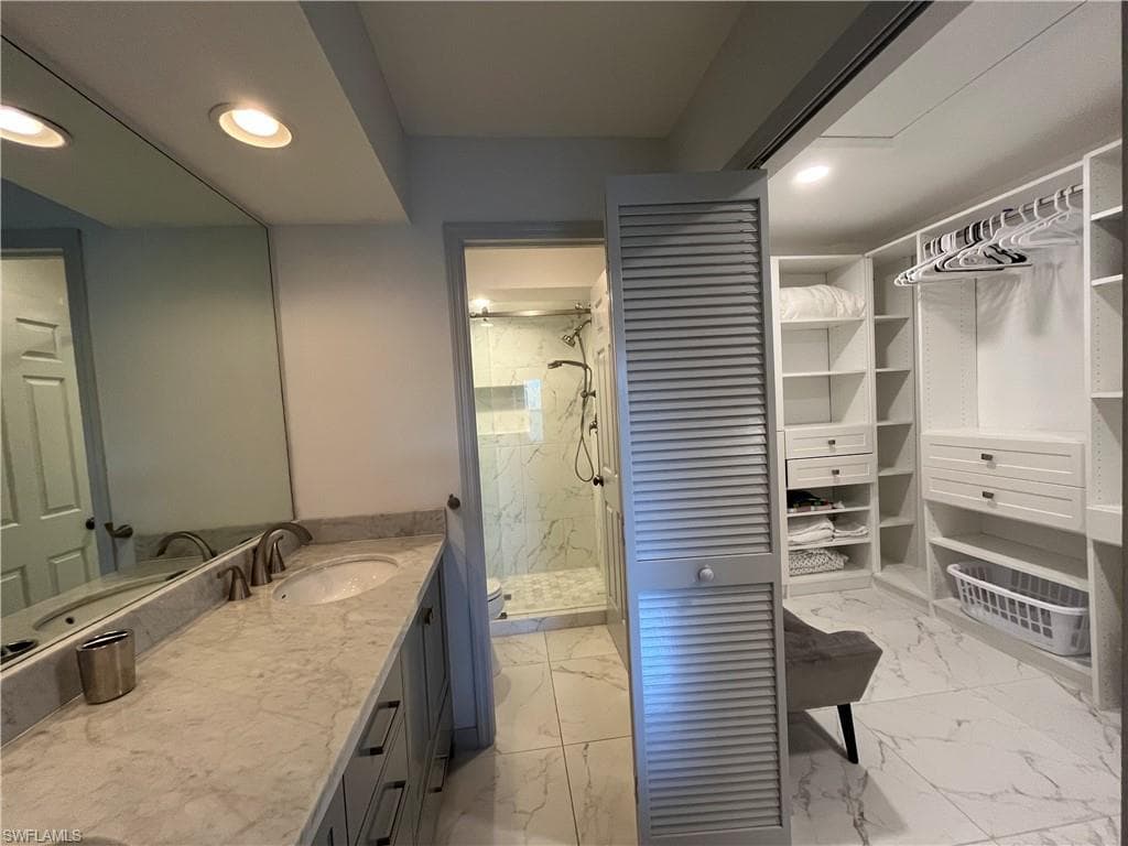 513 Lake Louise CIR # 202, NAPLES FL 34110-11