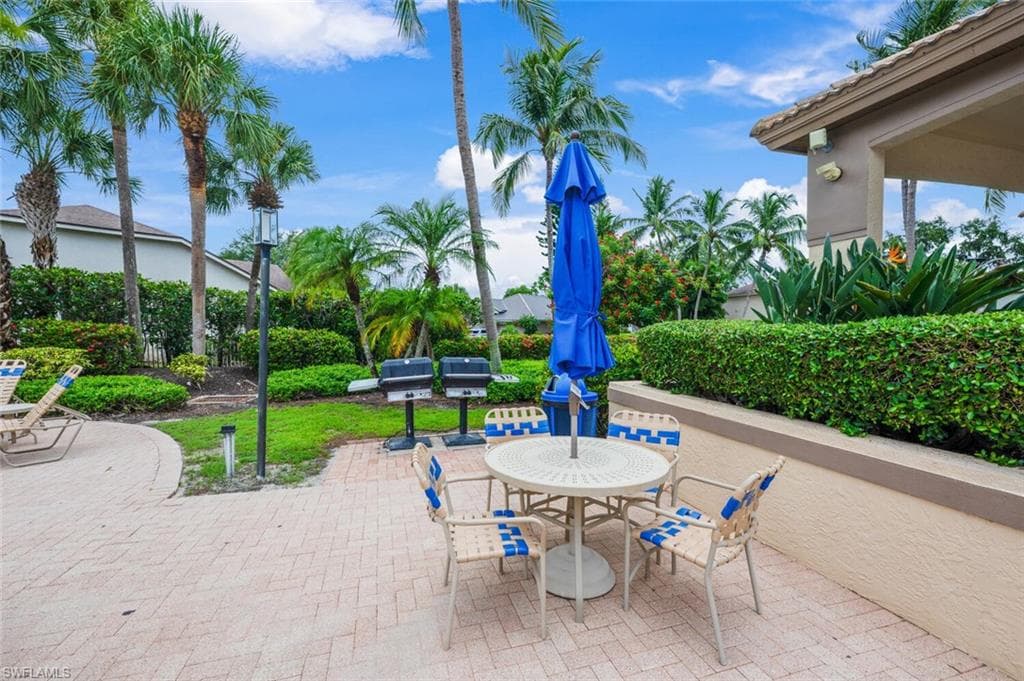 7762 Gardner DR # 102, NAPLES FL 34109-32
