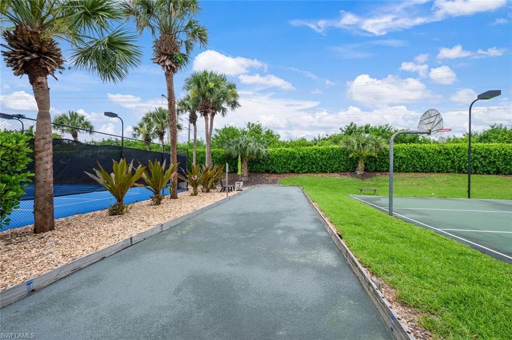 7762 Gardner DR # 102, NAPLES FL 34109-36