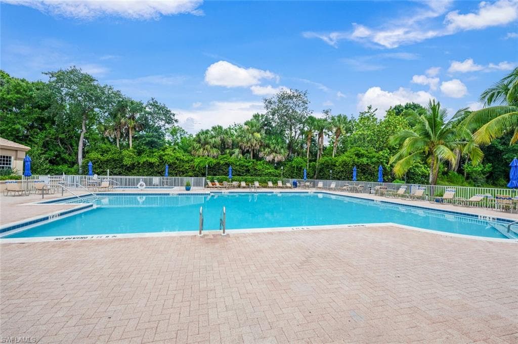 7762 Gardner DR # 102, NAPLES FL 34109-30