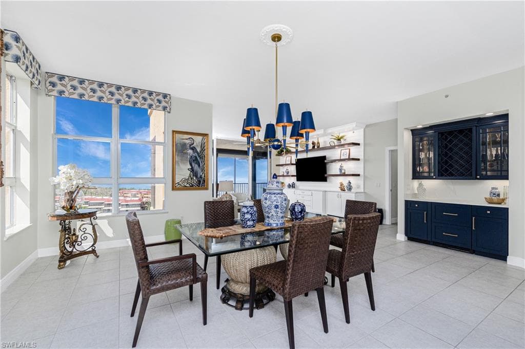 3313 Sunset Key CIR 701-10