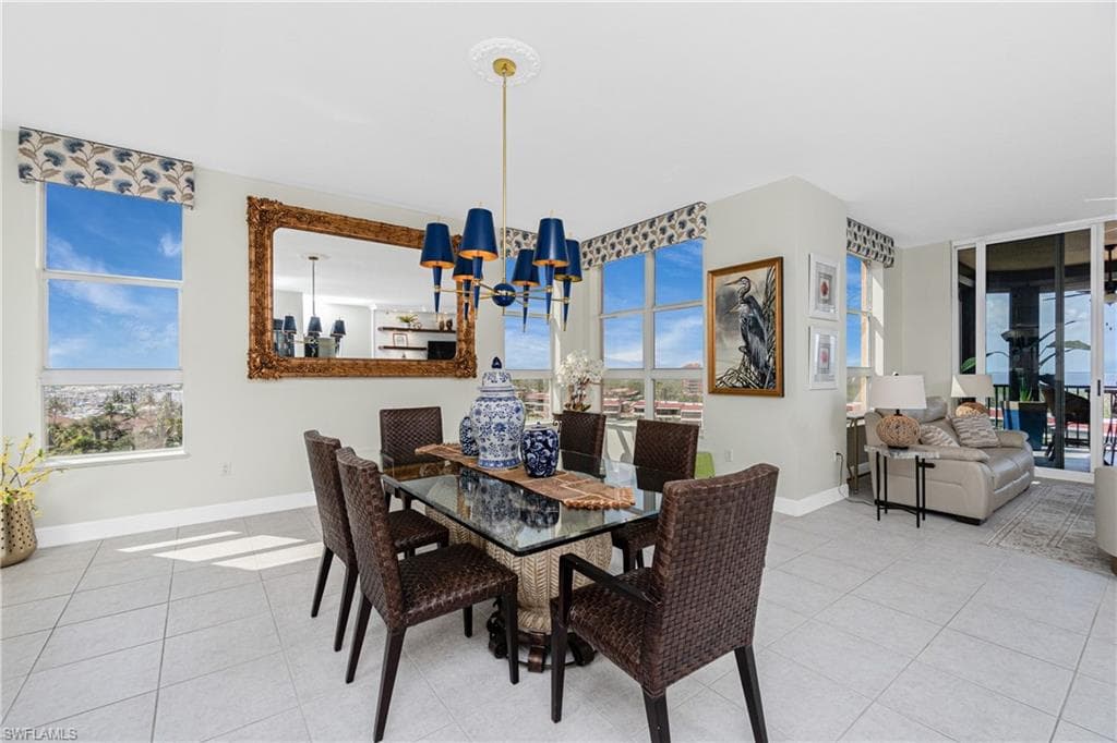 3313 Sunset Key CIR 701-11