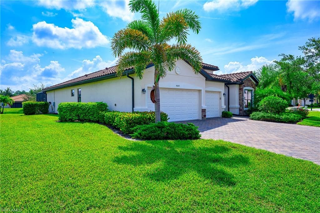 4604 Abaca CIR, NAPLES FL 34119-40
