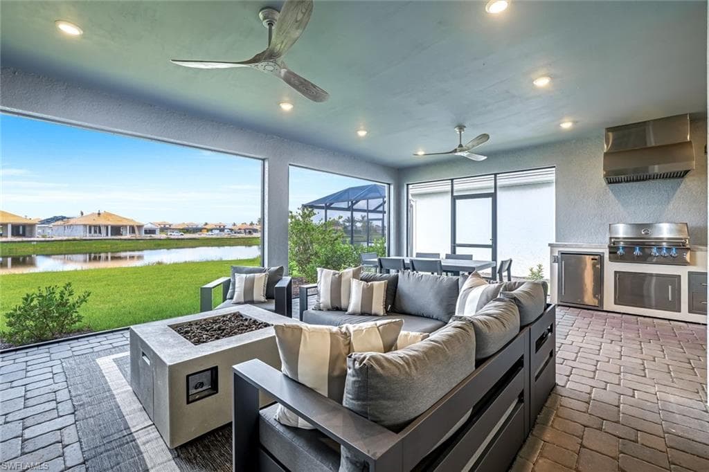 15653 Triesta LN, NAPLES FL 34114-21