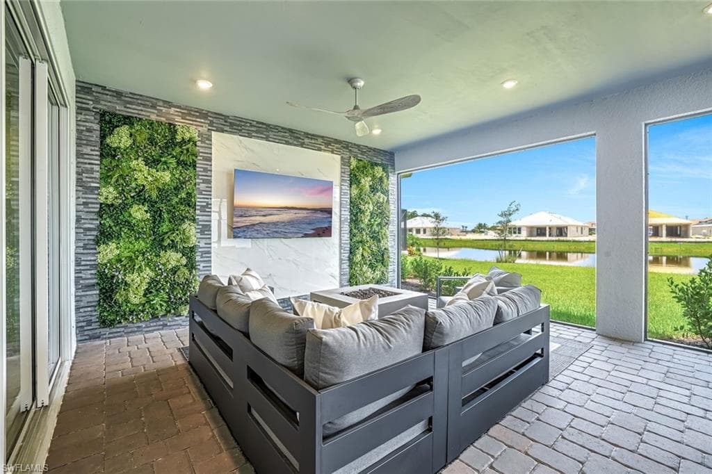 15653 Triesta LN, NAPLES FL 34114-20