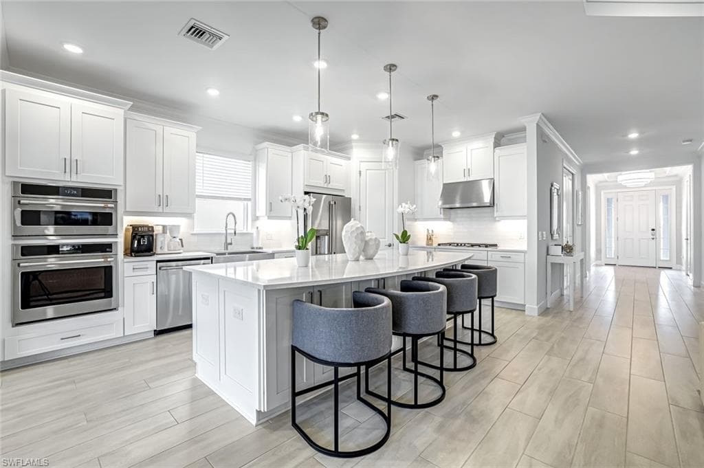 15653 Triesta LN, NAPLES FL 34114-3