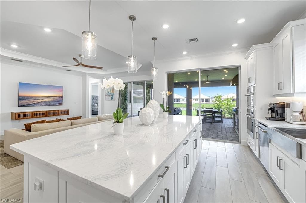 15653 Triesta LN, NAPLES FL 34114-7