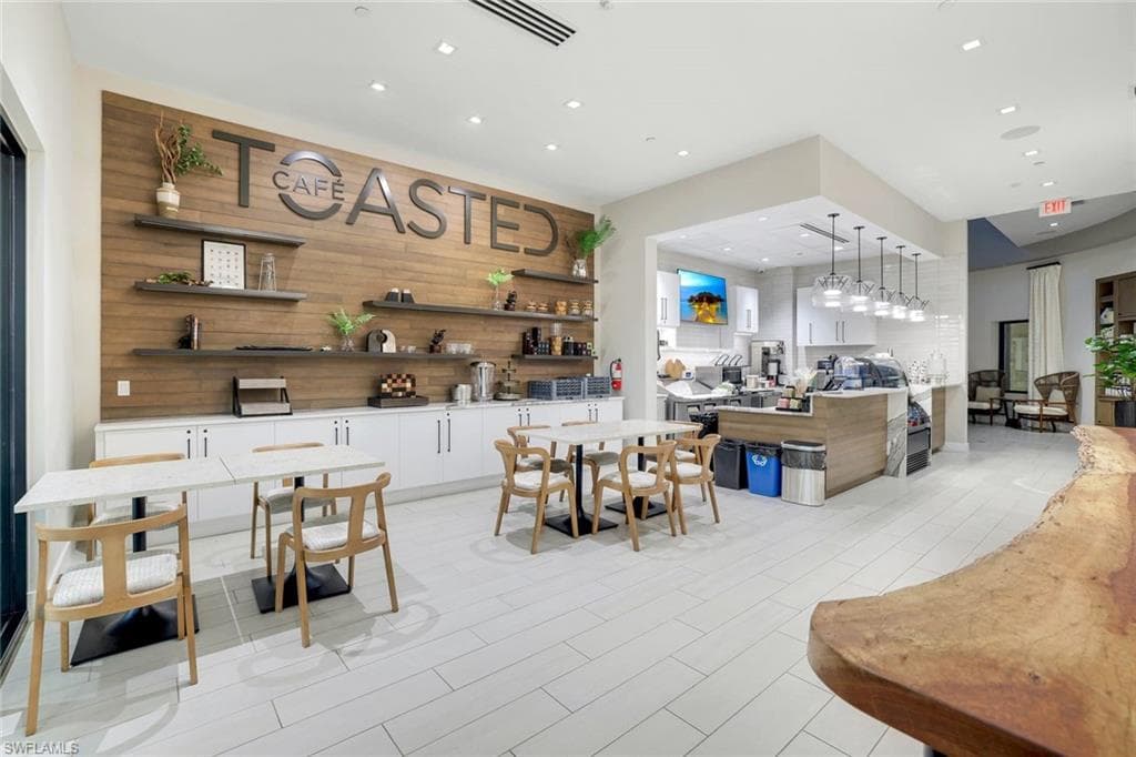 15653 Triesta LN, NAPLES FL 34114-39