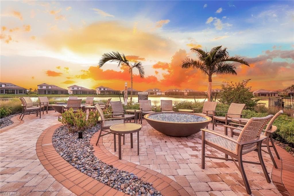 15653 Triesta LN, NAPLES FL 34114-37