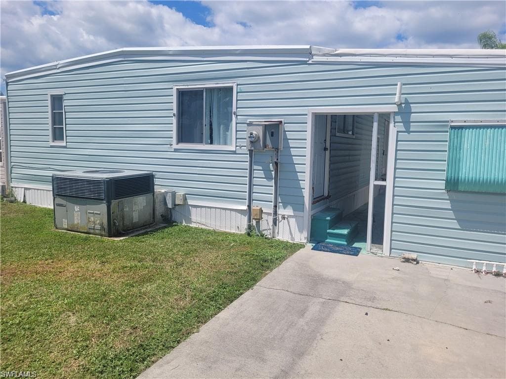 74 Palos DR # 74, NAPLES FL 34104-15