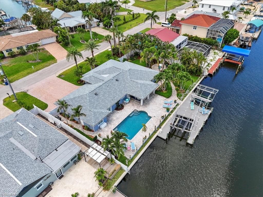 221 Albatross ST, FORT MYERS BEACH FL 33931-42