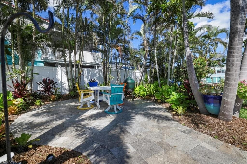 221 Albatross ST, FORT MYERS BEACH FL 33931-39