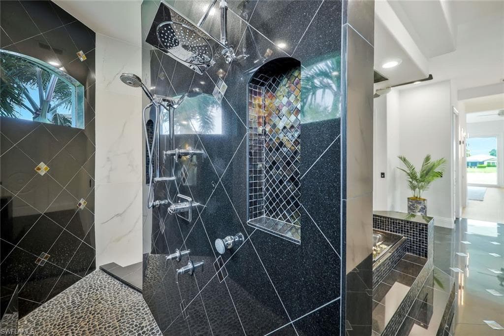 11929 Princess Grace CT, CAPE CORAL FL 33991-22