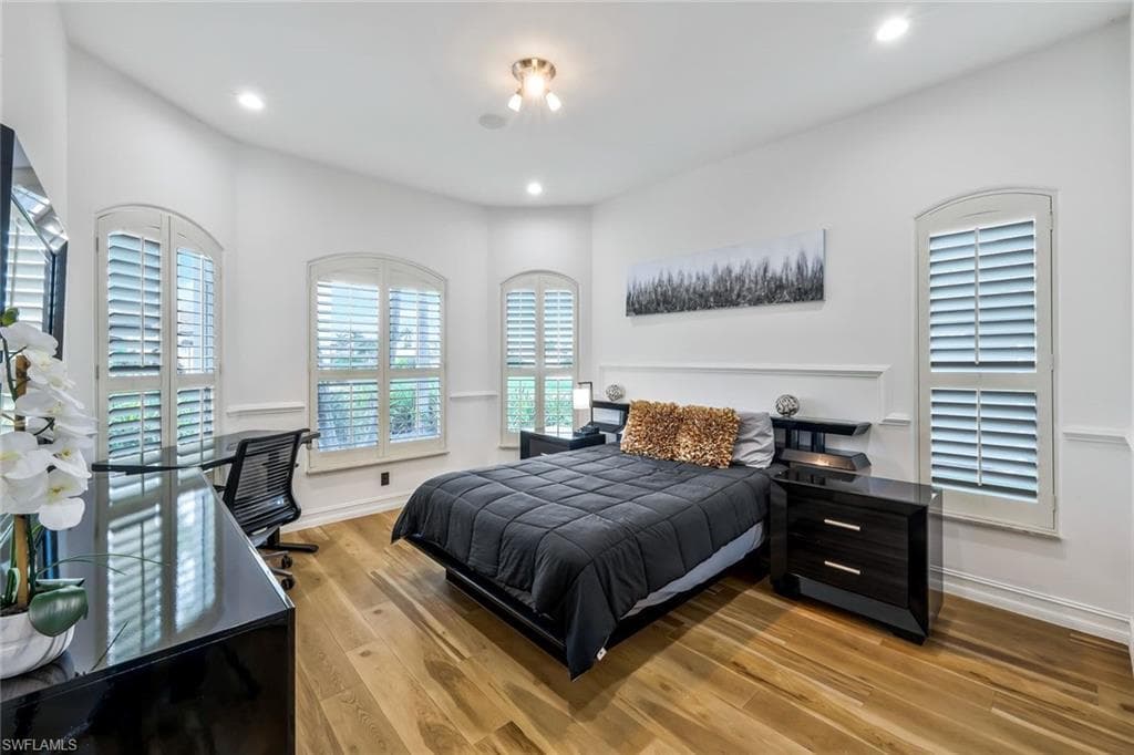 11929 Princess Grace CT, CAPE CORAL FL 33991-26