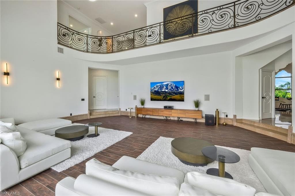 11929 Princess Grace CT, CAPE CORAL FL 33991-15