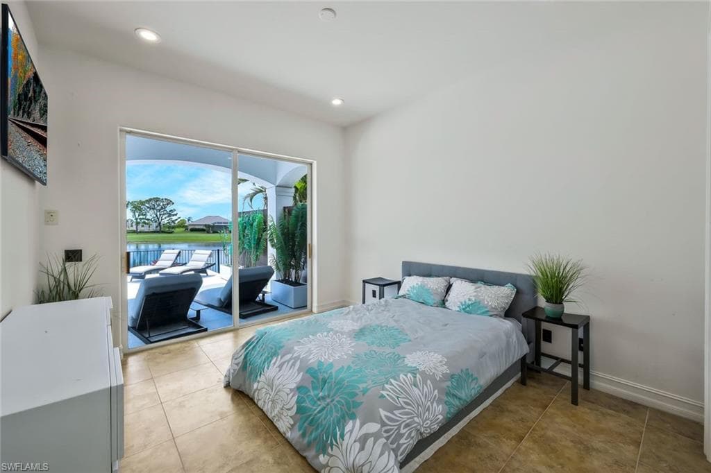 11929 Princess Grace CT, CAPE CORAL FL 33991-31