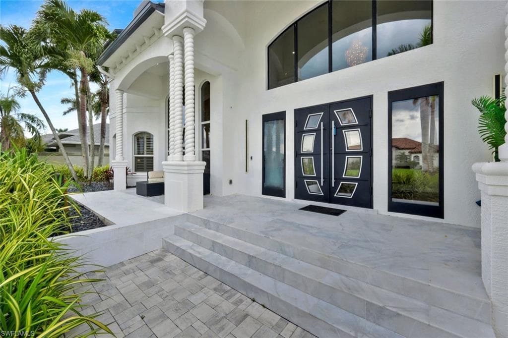 11929 Princess Grace CT, CAPE CORAL FL 33991-9