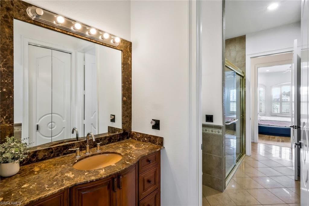 11929 Princess Grace CT, CAPE CORAL FL 33991-32