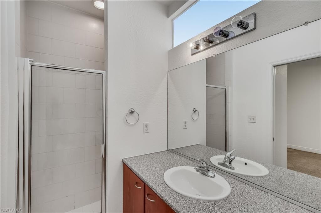 2260 1st ST # 204, FORT MYERS FL 33901-22