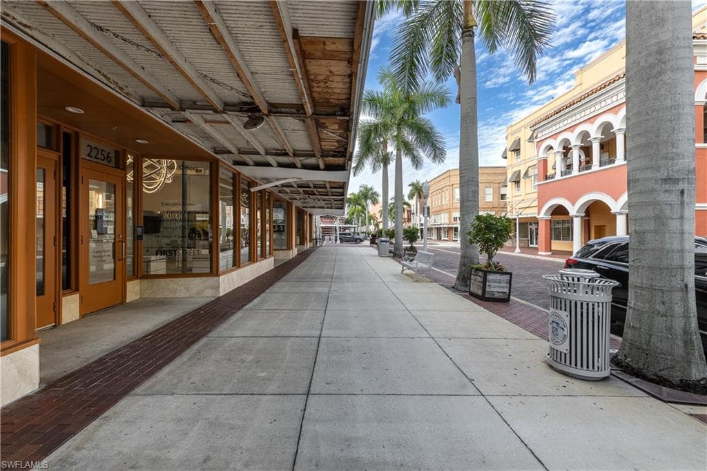 2260 1st ST # 204, FORT MYERS FL 33901-2
