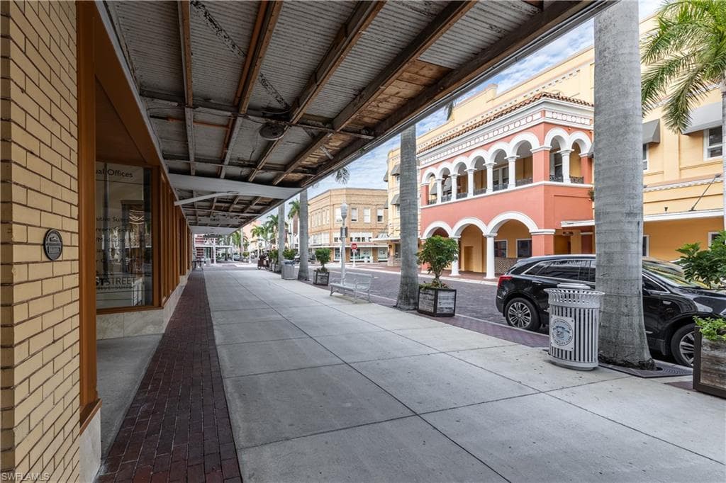 2260 1st ST # 204, FORT MYERS FL 33901-4