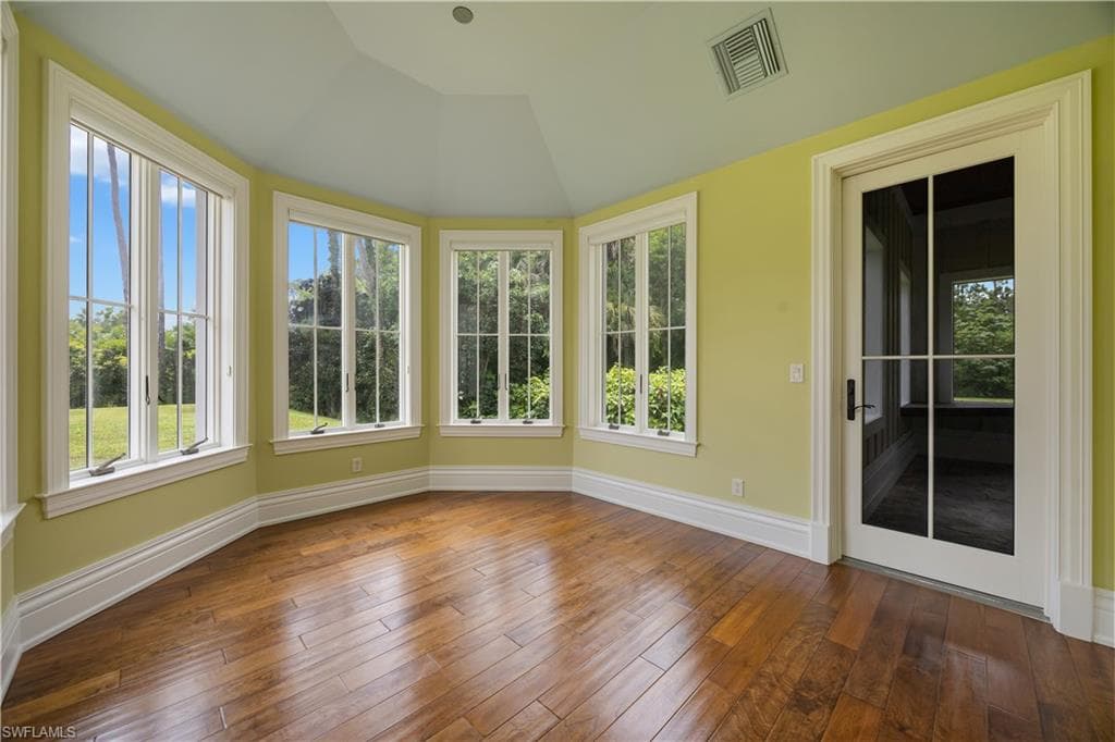 2263 Coach House LN, NAPLES FL 34105-22