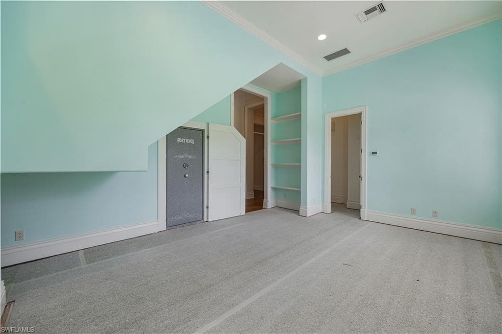 2263 Coach House LN, NAPLES FL 34105-25