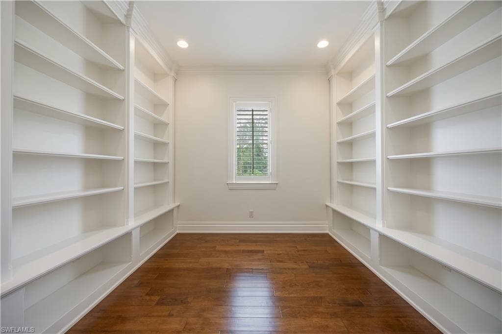 2263 Coach House LN, NAPLES FL 34105-32