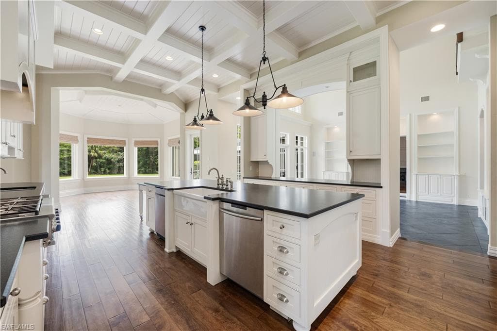 2263 Coach House LN, NAPLES FL 34105-17