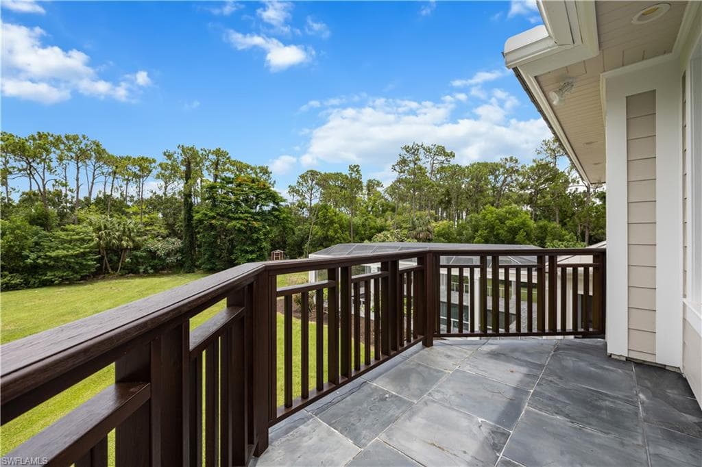 2263 Coach House LN, NAPLES FL 34105-36