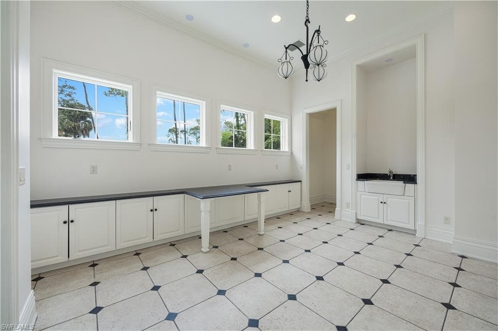 2263 Coach House LN, NAPLES FL 34105-24