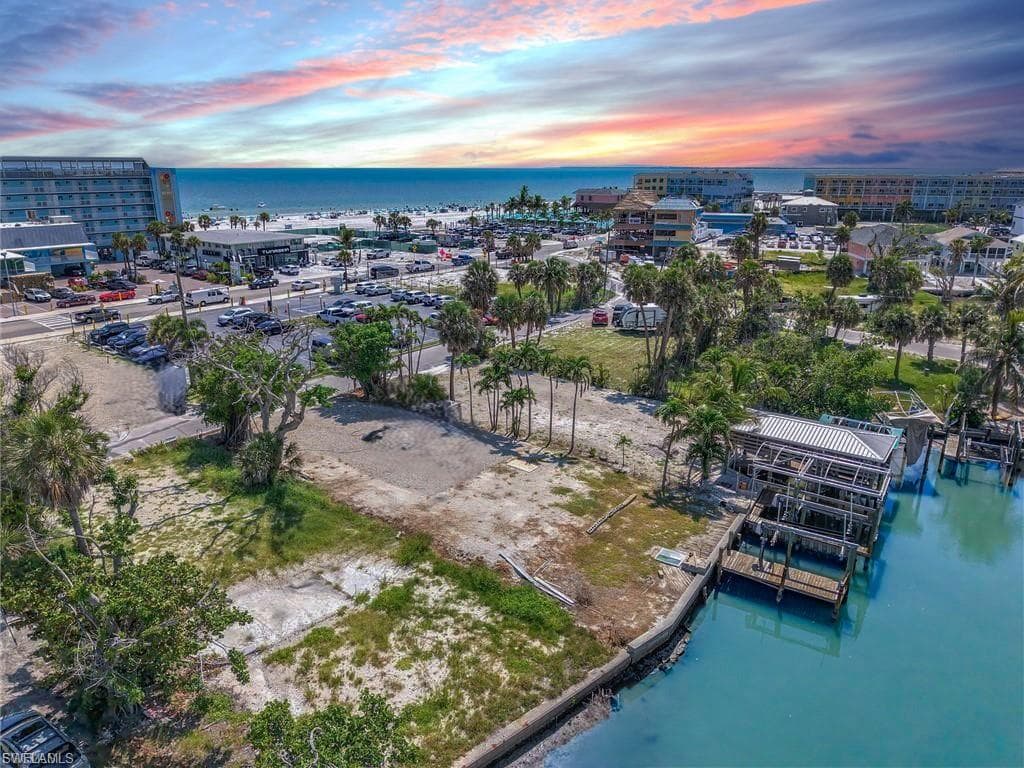 1339 Santos RD, FORT MYERS BEACH FL 33931-2