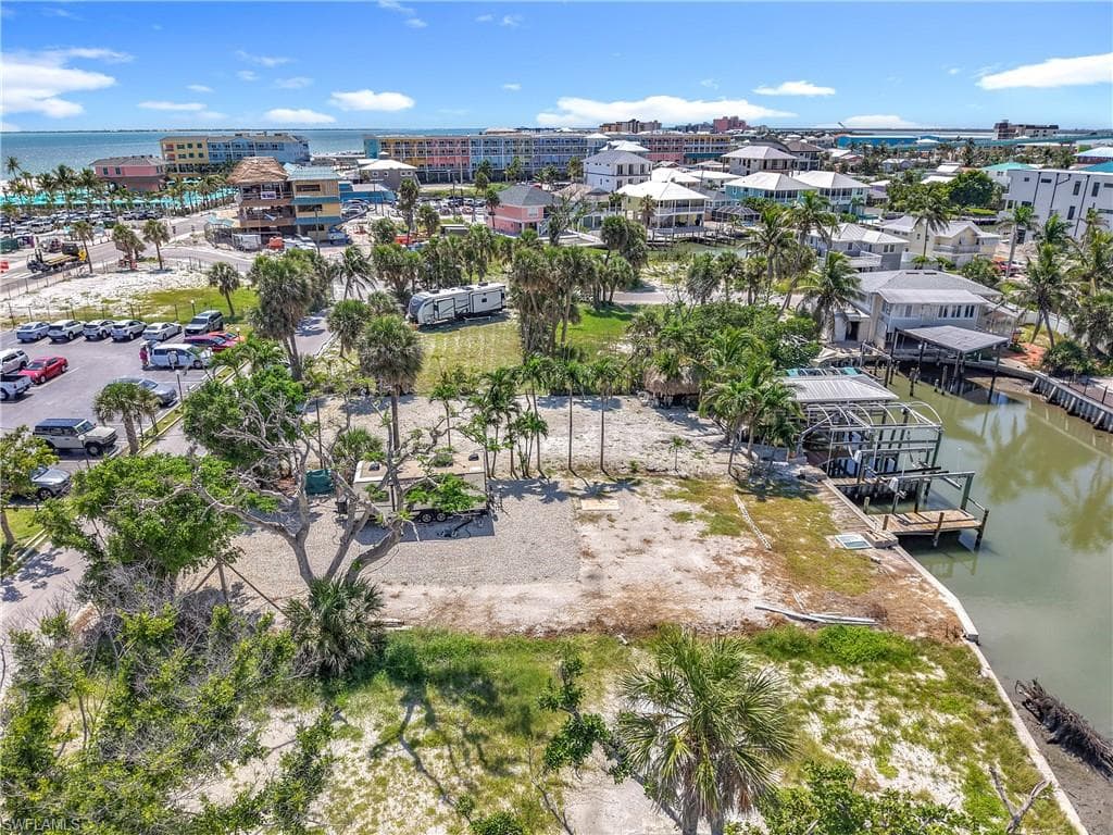 1339 Santos RD, FORT MYERS BEACH FL 33931-29