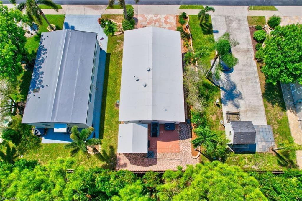 1031 Crystal Lake DR, NAPLES FL 34120-16