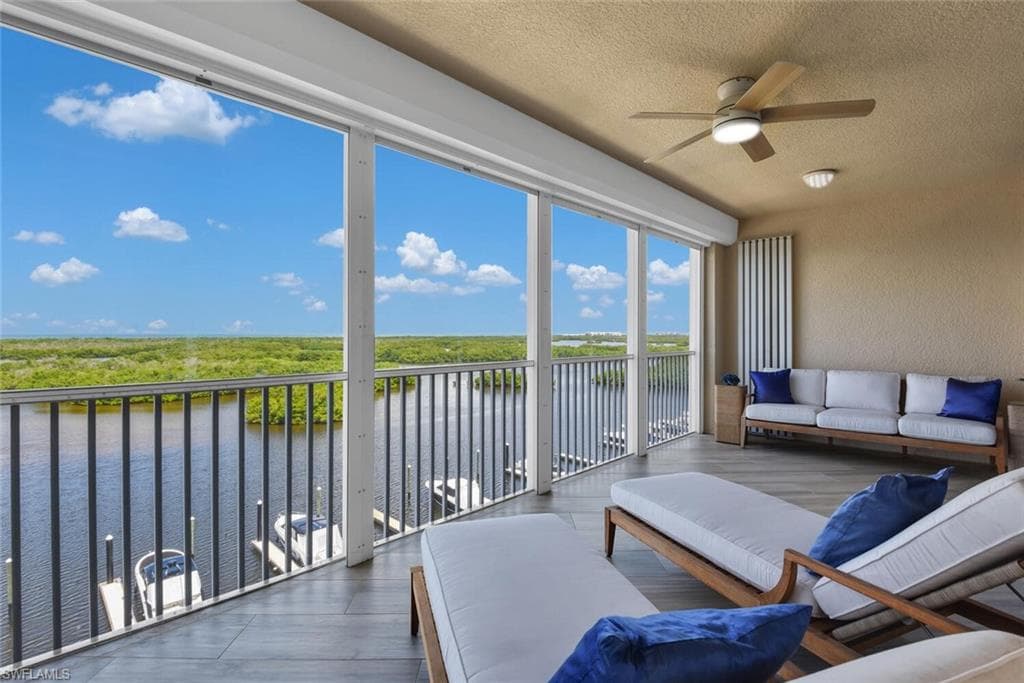 435 Dockside DR # B702, NAPLES FL 34110-26