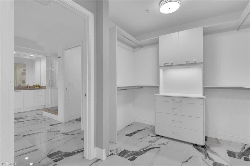 435 Dockside DR # B702, NAPLES FL 34110-16