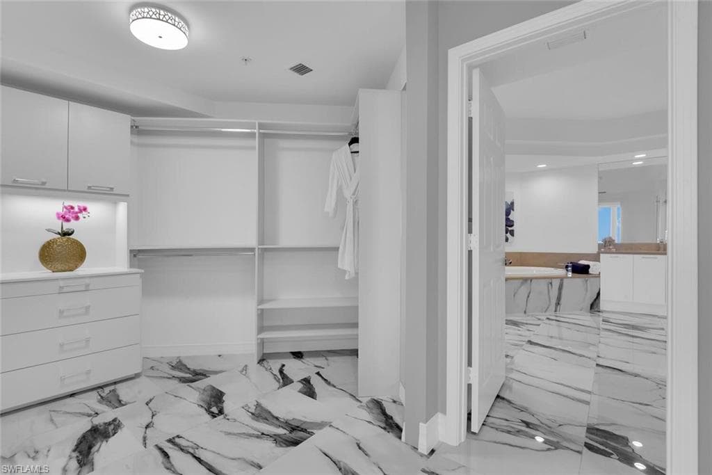 435 Dockside DR # B702, NAPLES FL 34110-15