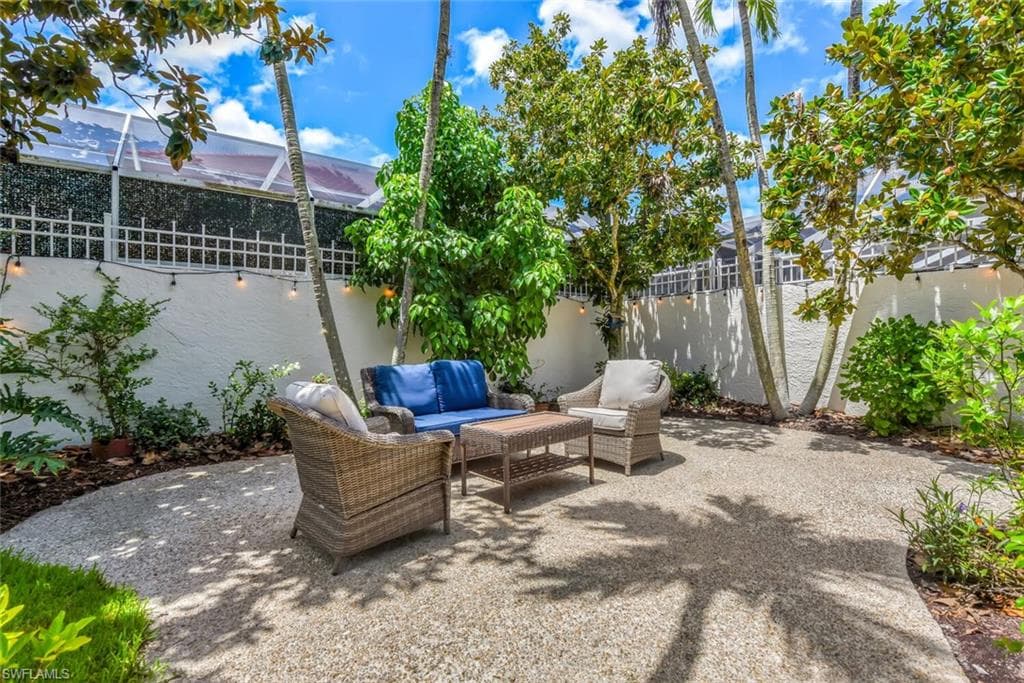 2124 Paget CIR # 1, NAPLES FL 34112-19