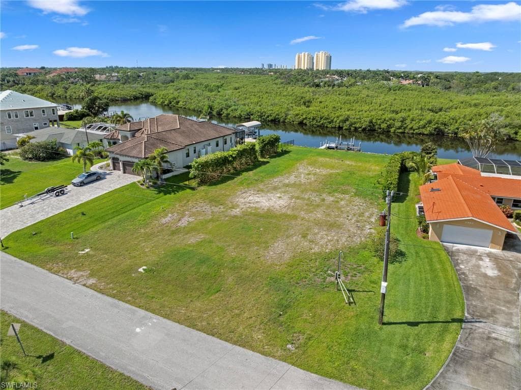4947 Riverside DR, ESTERO FL 33928-1