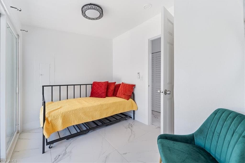 3064 Connecticut AVE, NAPLES FL 34112-16