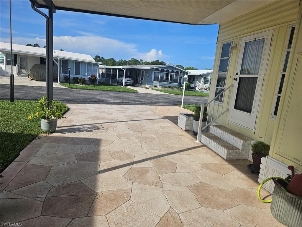 9 Amethyst AVE # 9A, NAPLES FL 34114-3