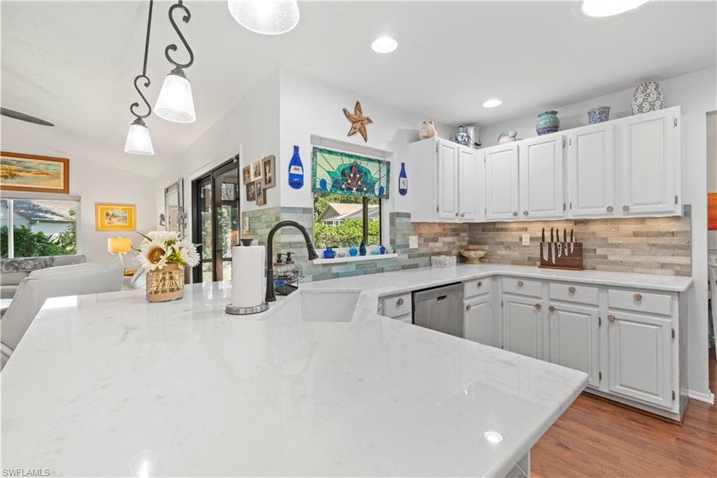 9967 Country Oaks DR, FORT MYERS FL 33967-16