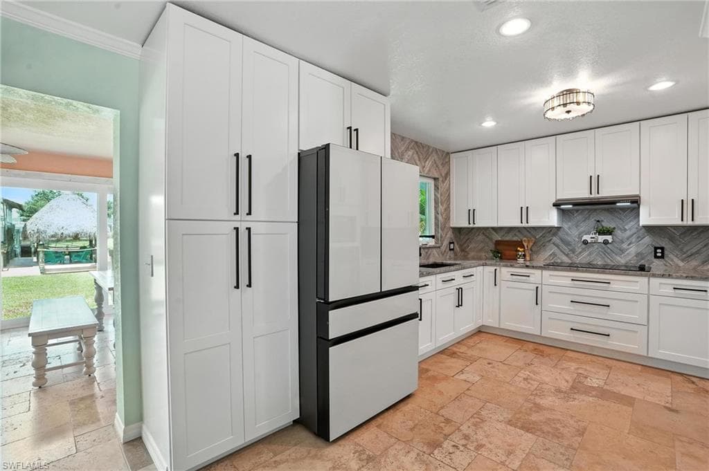 2131 Saint Croix AVE, FORT MYERS FL 33905-10