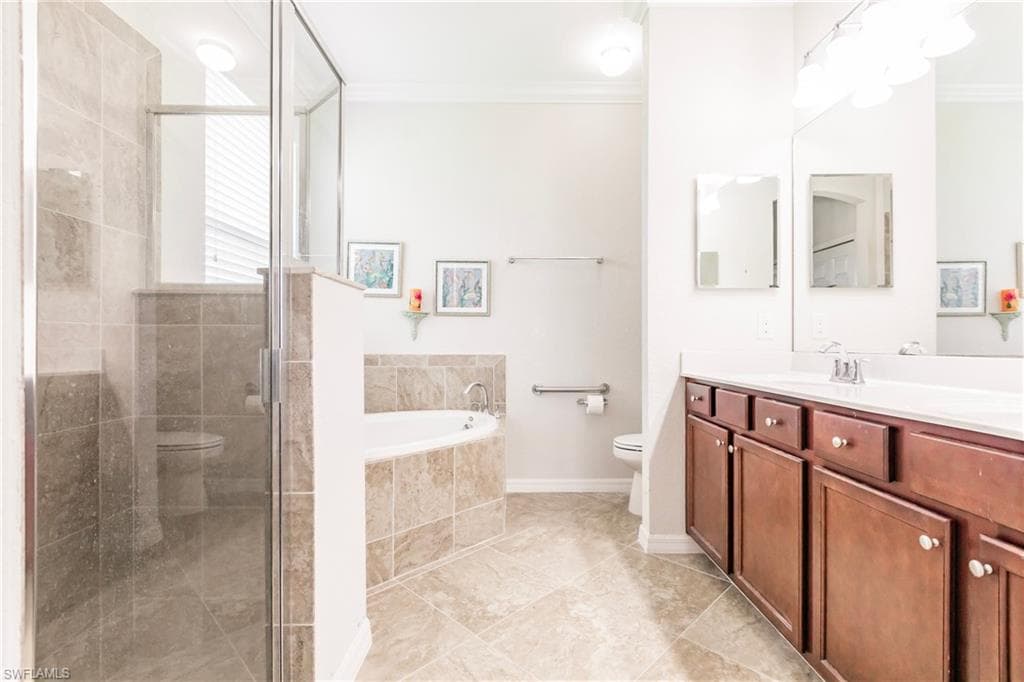 1403 Oceania DR S, NAPLES FL 34113-18
