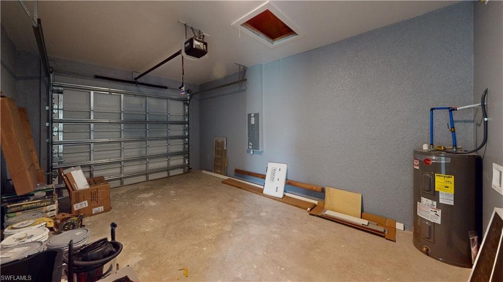 2045 Carver AVE, FORT MYERS FL 33916-45