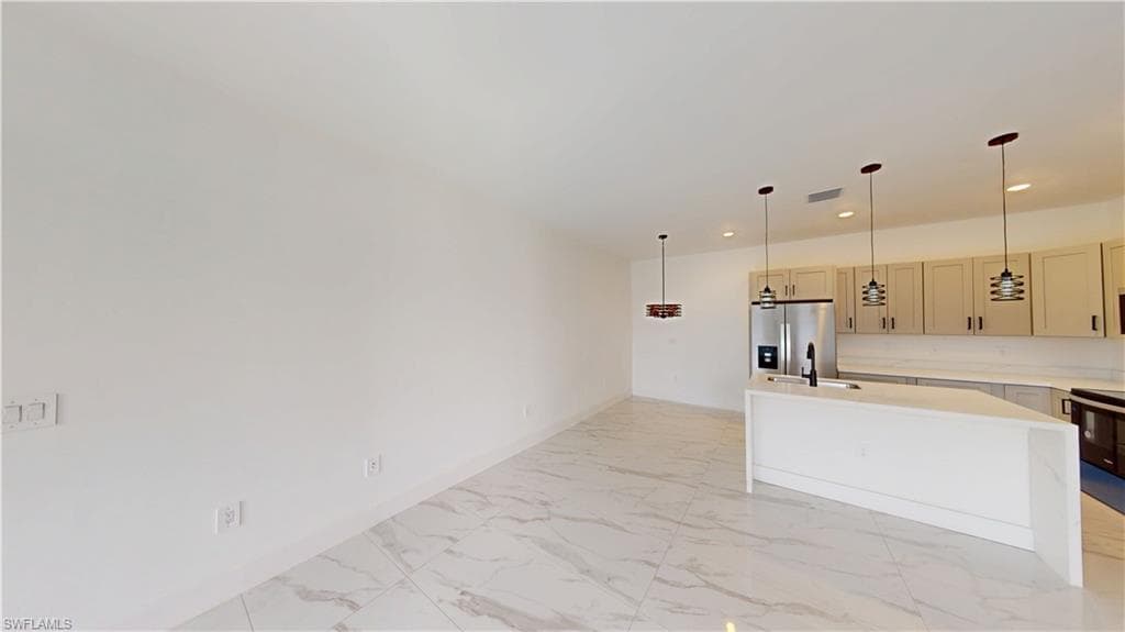 2045 Carver AVE, FORT MYERS FL 33916-32